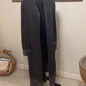 Women’s Eileen Fisher Sweater long stripped size medium, in a gray & black